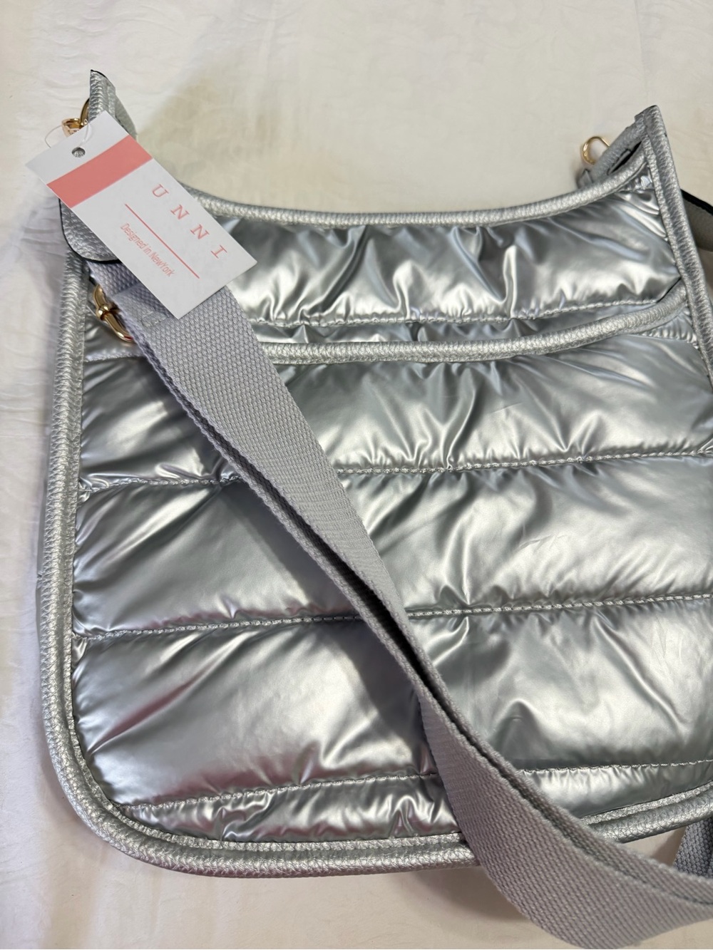NWT UNNI Silver Metallic Puffer Crossbody Bag Quilted Lightweight Purse - Picture 8 of 8